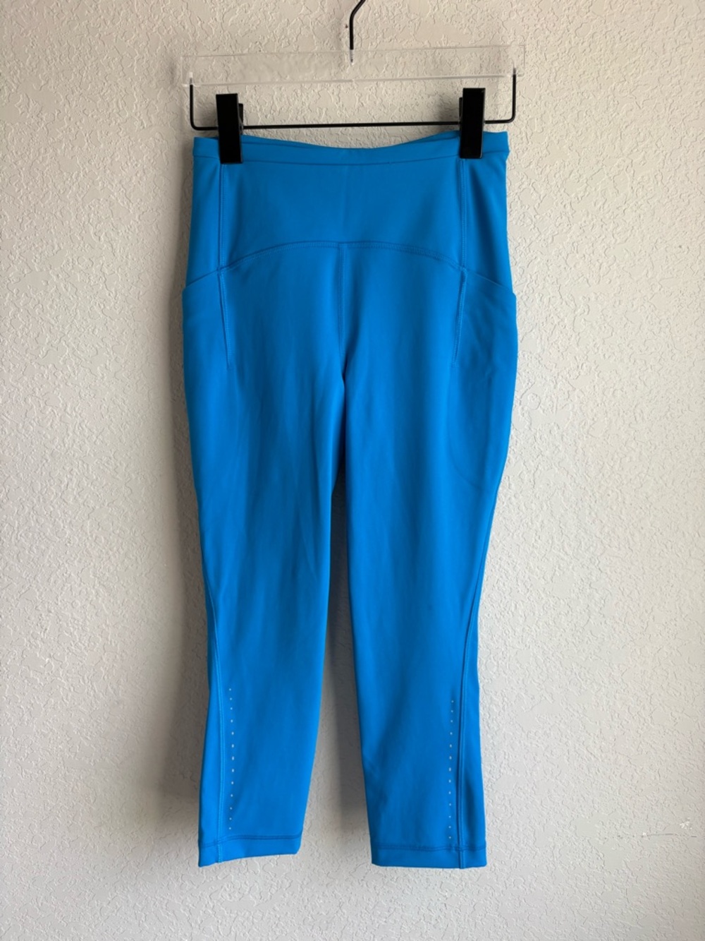 Lululemon Swift Speed High-Rise
Crop Cerulean Blue/ Size 4 - Picture 3 of 6